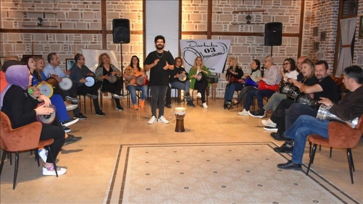 Darbuka kursuna katılanlar kalp nakli bekleyen çocuk için sahne alacak