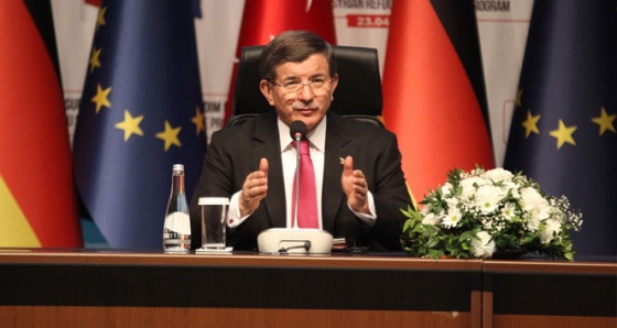 Davutoğlu: Geri Kabul Anlaşması ancak vize muafiyeti ile birlikte uygulanır