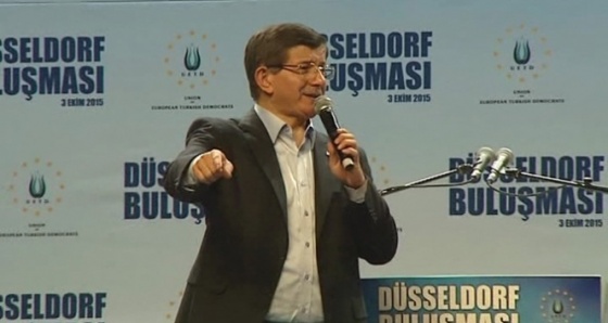 DAVUTOĞLU'NDAN HDP'YE SERT SÖZLER: KANDİL'E DOĞRU KONUŞUNCA KULAKLARINI ÇEKİYORLAR