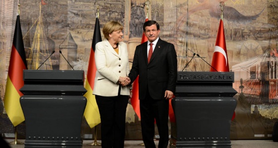 Davutoğlu ve Merkel'den önemli açıklamalar