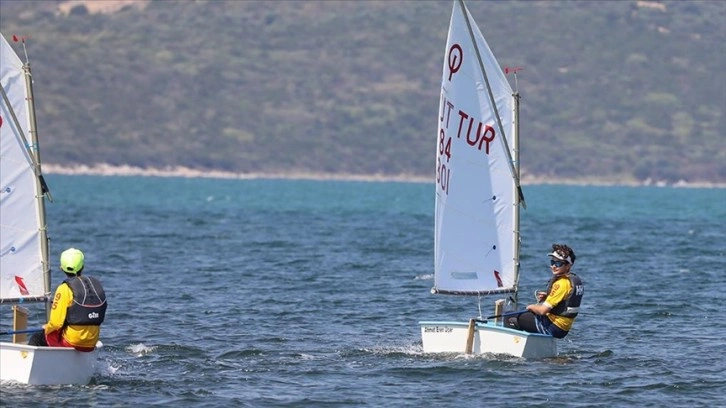 Denize inmenin ilk yolu optimist sınıfından geçiyor