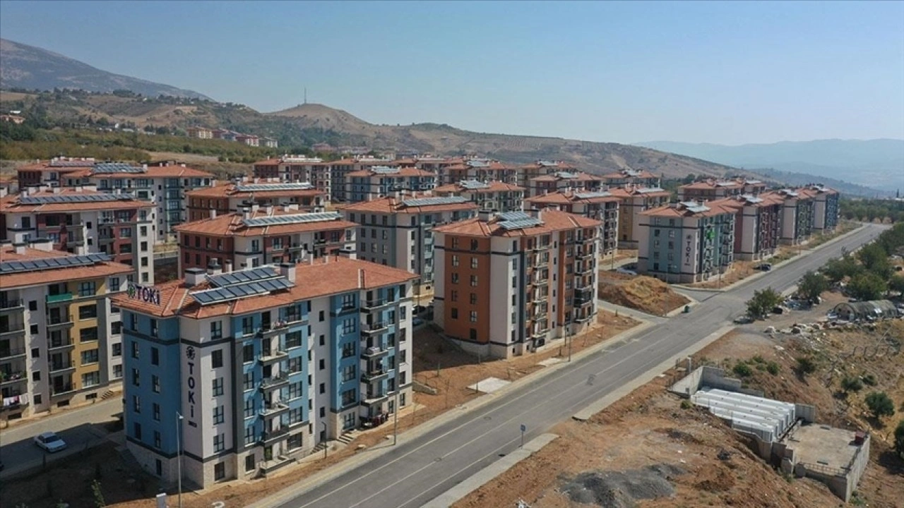 Deprem bölgesinin ayağa kalkması için oluşturulan Afet Yeniden İmar Fonu faaliyete geçti