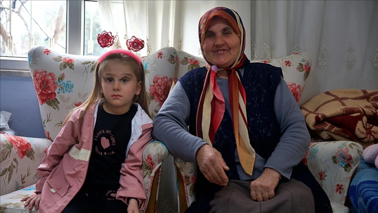 Depremde ailesini kaybeden Nil'e babaannesi sahip &ccedil;ıktı