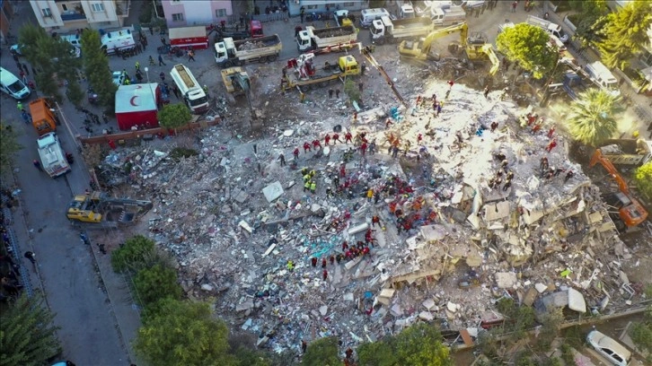 Depremde yıkılan Emrah Apartmanı davasında ek bilirkişi raporu beklenecek