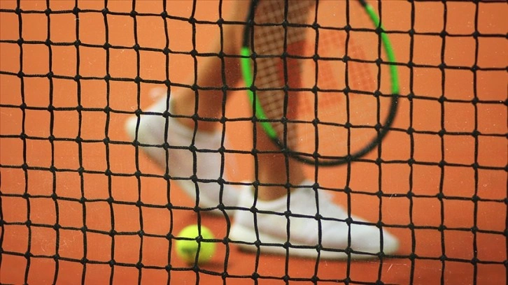 Depremden etkilenen çocukların yaraları tenisle sarılacak