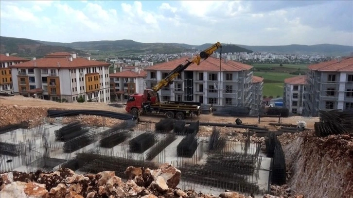 Depremin merkez üssü Pazarcık'ta deprem konutlarının inşası sürüyor