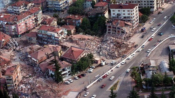 Depremler Türkiye'de 94 bin can aldı
