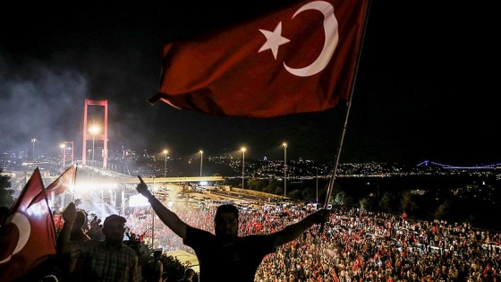 'Devletine sahip çıkan Türk halkını selamlıyorum'