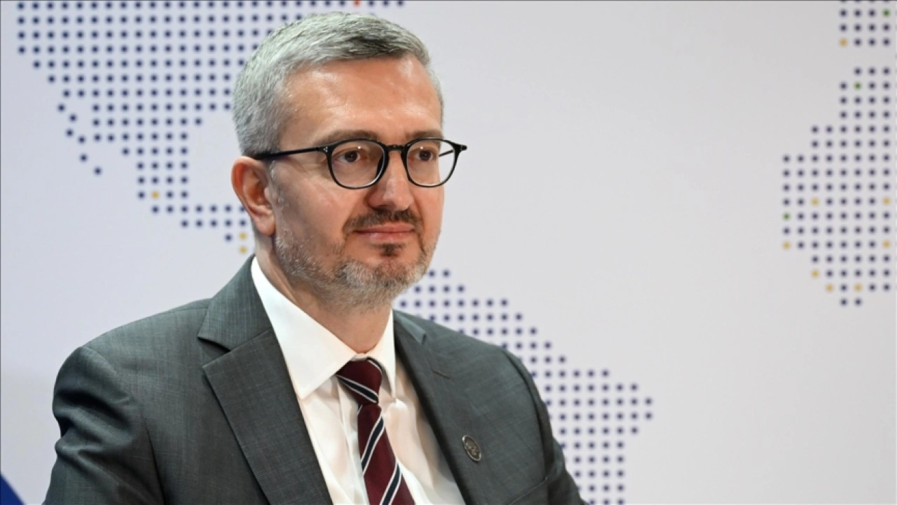 Dışişleri Bakan Yardımcısı Duran, siyasi ve bölgesel istişareler için Cezayir'i ziyaret etti