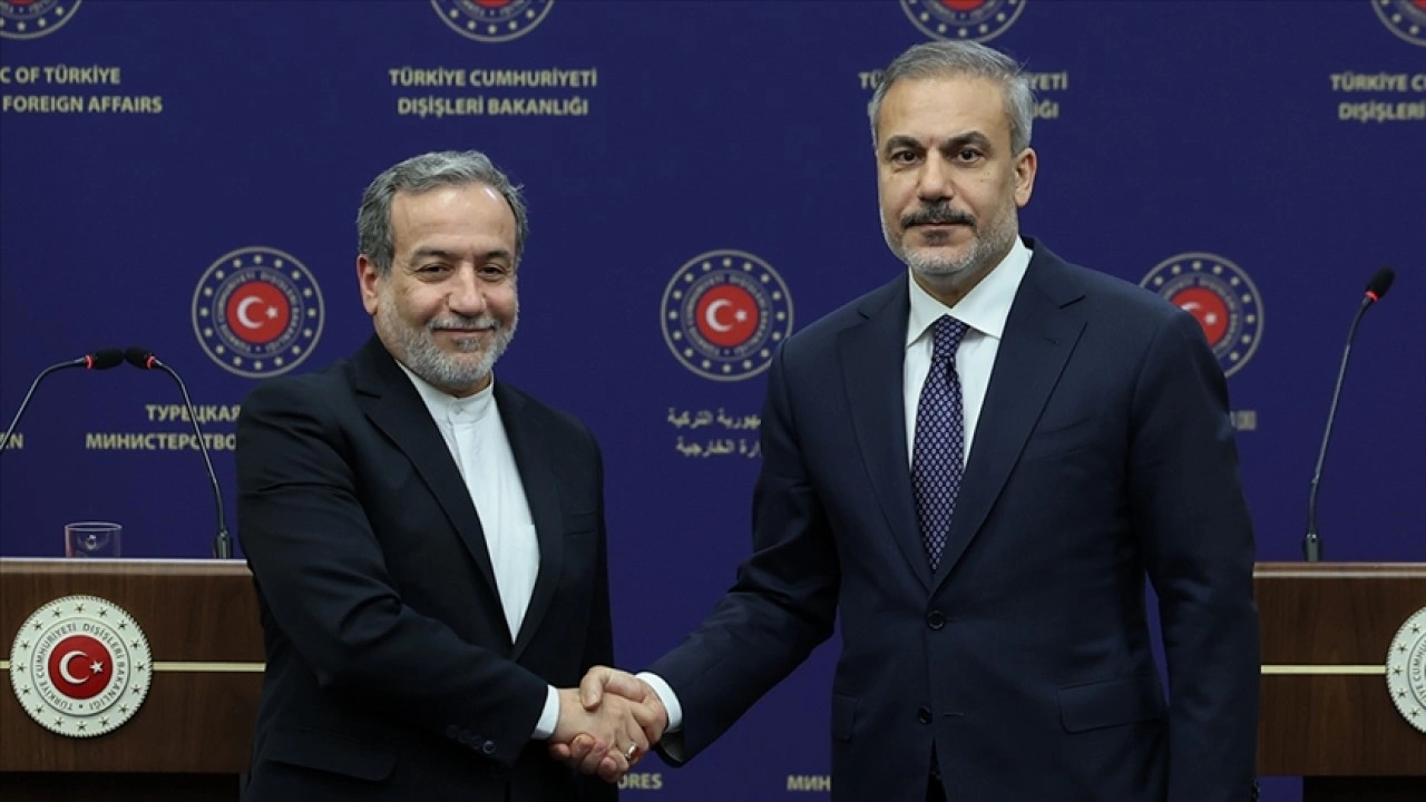 Dışişleri Bakanı Fidan, İranlı mevkidaşı Erakçi ile nükleer müzakereleri görüştü