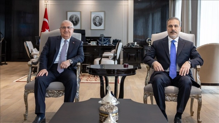 Dışişleri Bakanı Fidan, Milli Savunma Bakanı Güler ile bir araya geldi