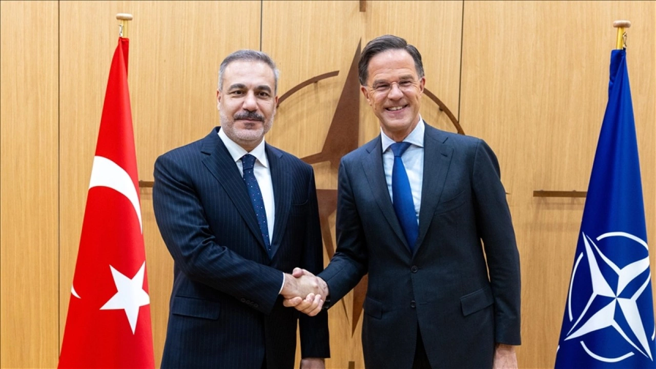 Dışişleri Bakanı Fidan, NATO Dışişleri Bakanları Toplantısı'nda temaslarda bulundu