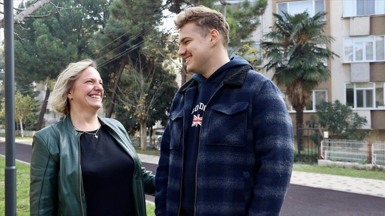 Diyalize mahkum olmaktan annesinin bağışladığı b&ouml;brekle kurtuldu