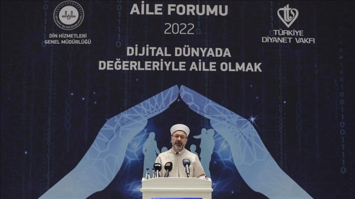 Diyanet İşleri Başkanı Erbaş: Çağın gerçekliklerine bigane kalma gibi bir lüksümüz olamaz