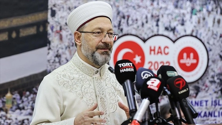 Diyanet İşleri Başkanı Erbaş: Hac, ümmet bilincinin dünyaya bir ilanıdır