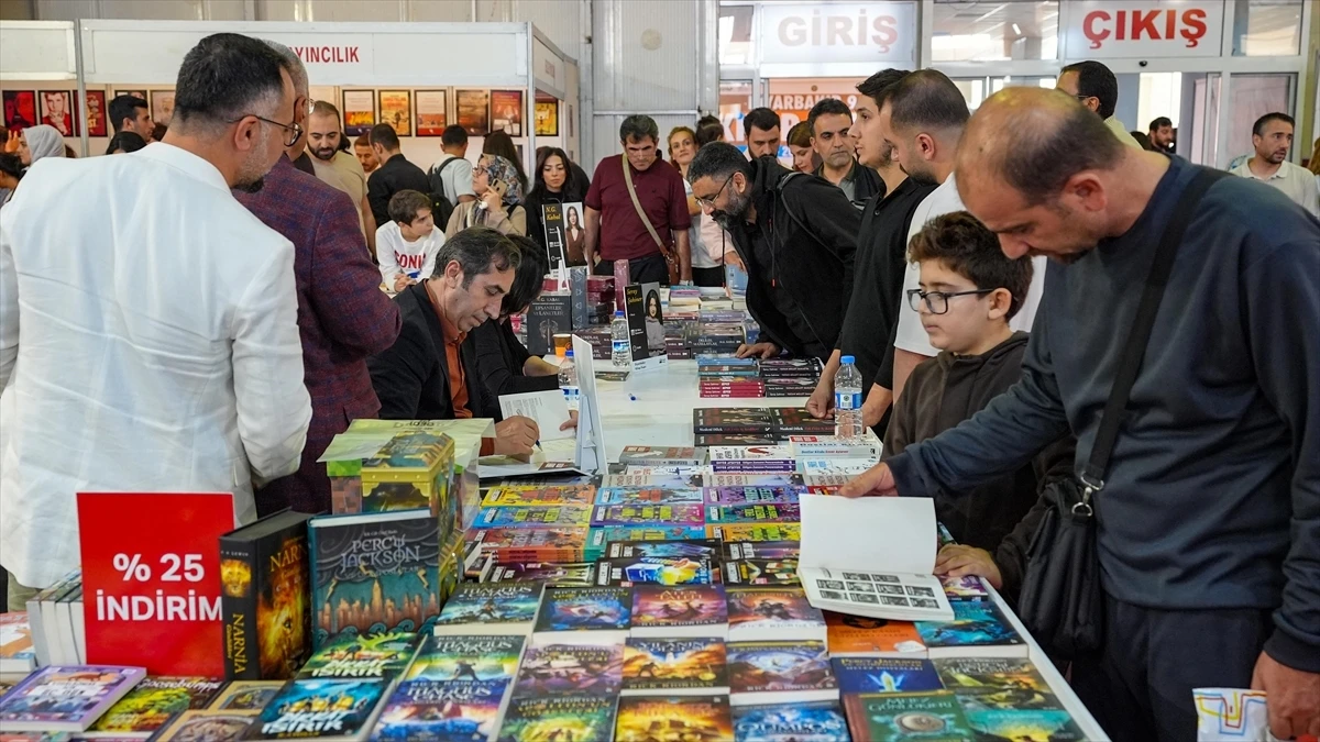 Diyarbakır 9. Kitap Fuarı devam ediyor