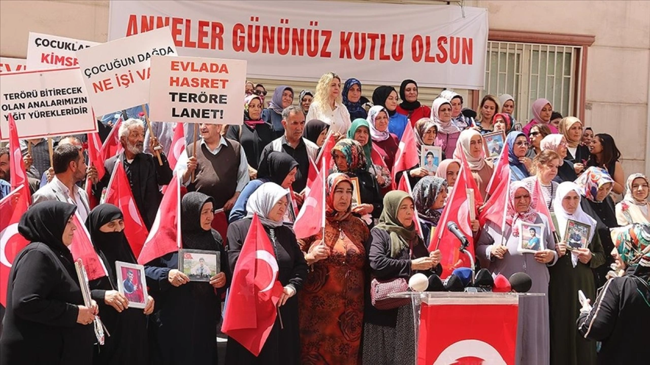 Diyarbakır anneleri "Anneler Günü"nde de evlat nöbetinde