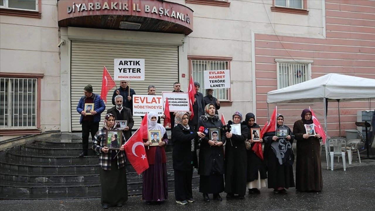 Diyarbakır anneleri evlat nöbetini kararlılıkla sürdürüyor