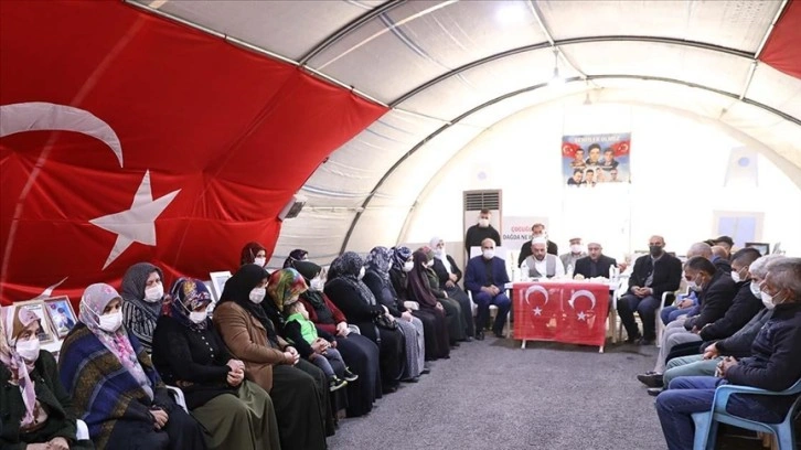Diyarbakır anneleri Gara şehitleri için mevlit okuttu