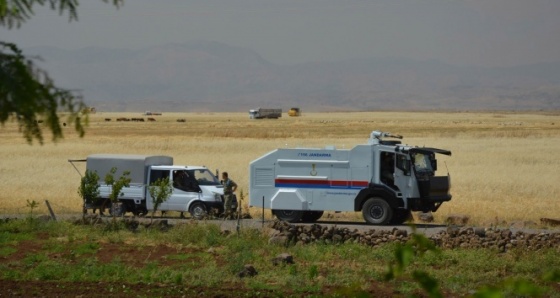 Diyarbakır’da jandarma kontrolünde hasat