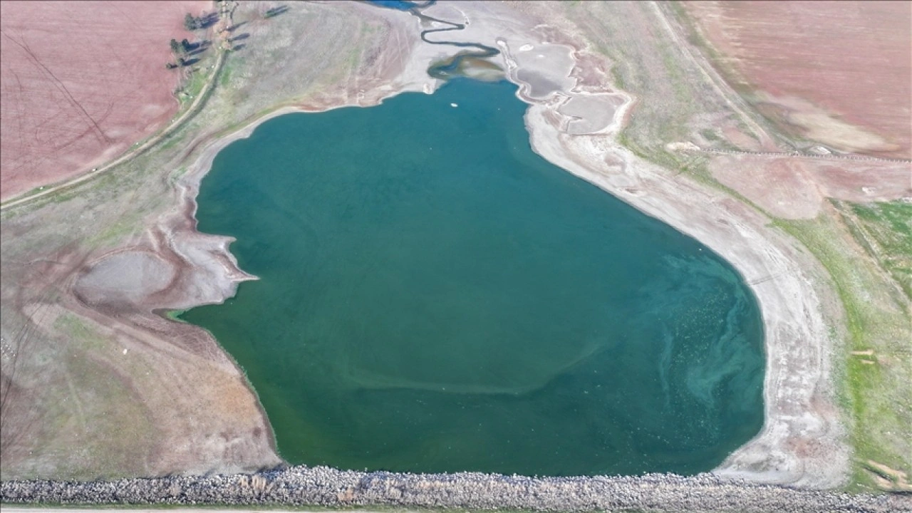 Diyarbakır'da "kuş cenneti" olarak bilinen Kabaklı G&ouml;leti kuruma tehlikesi yaşıyor