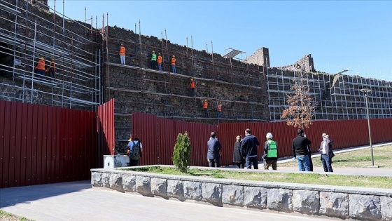Diyarbakır Surları'ndaki 13 burçta daha restorasyon çalışması başlatıldı