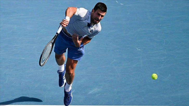 Djokovic, Avustralya Açık'ta yarı finale yükseldi