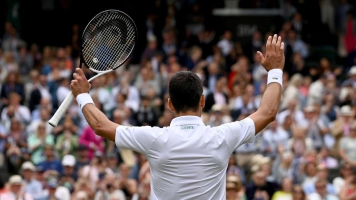 Djokovic ile Jabeur, Wimbledon'da çeyrek finale yükseldi