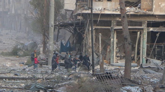 Doğu Halep'te rejim saldırıları sürüyor