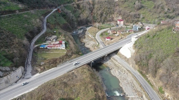 Doğu Karadeniz'i İç Anadolu'ya bağlayan Dereli yolu, ulaşım süresini yarıya düşürdü