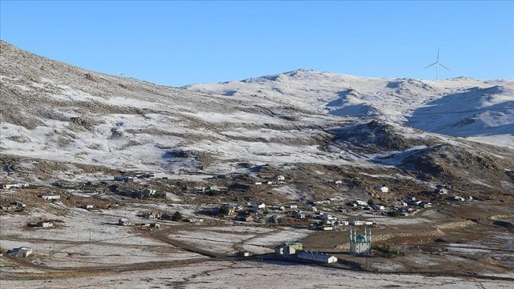 Doğu Karadeniz'in yüksek kesimlerinde kar etkili oldu