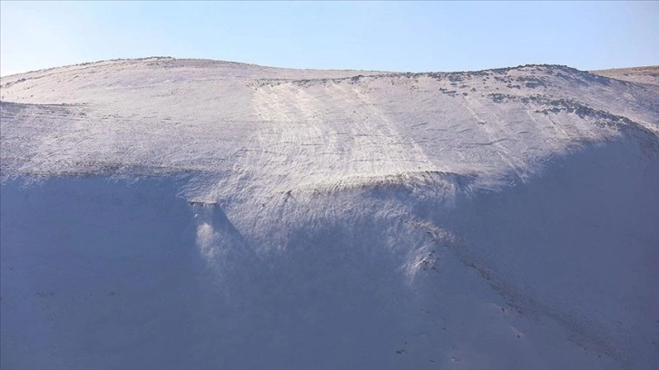 Doğu'da kışın korkulu rüyası tipi 'kar şelalesi' görüntülendi