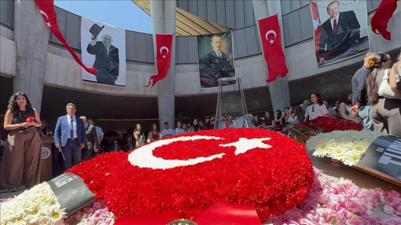 Dokuzuncu Cumhurbaşkanı Süleyman Demirel mezarı başında anıldı