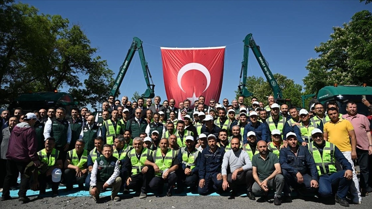 DSİ'nin makine parkının yeni araçları törenle teslim alındı