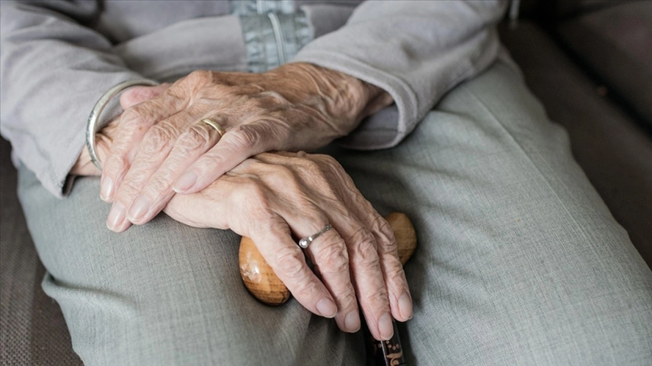 Dünya çapında yaşlı nüfusun 2050'de 2,1 milyarı bulması bekleniyor