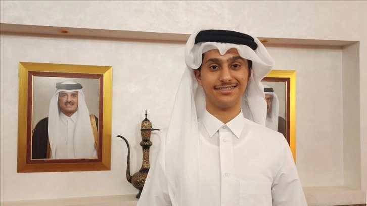 Dünya Kupası maskotu 'La'eeb'e benzemesiyle ünlenen Katarlı genç, gururlu