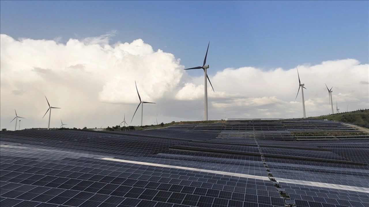 Dünya nüfusunun beşte birini barındıran Afrika, temiz enerji yatırımlarının yüzde 2'sini alıyor