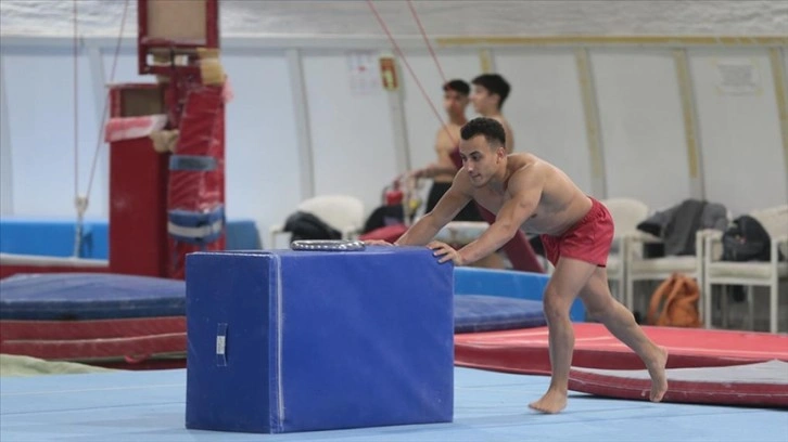 Dünya şampiyonu milli cimnastikçi Adem Asil, olimpiyatlara odaklandı