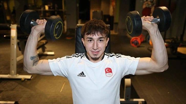 Dünya şampiyonu milli halterci Yusuf Fehmi Genç'in yeni hedefi olimpiyat madalyası - dikGAZETE.com - Son Dakika Haberler