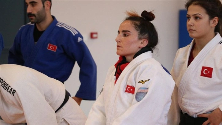 Dünya ve Avrupa şampiyonu görme engelli judocu Döndü Yeşilyurt'un hedefi olimpiyat