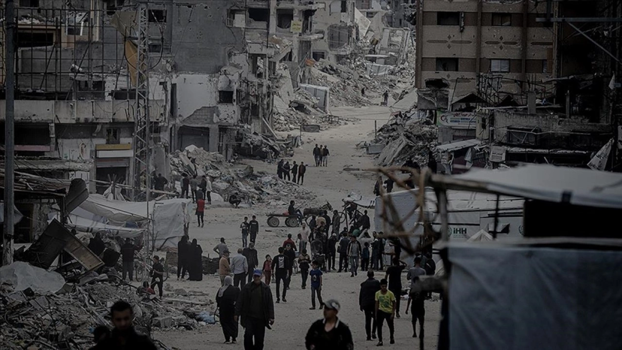 Dünyaca ünlü sanatçılar İsrail'in Gazze'deki soykırımını kınadı