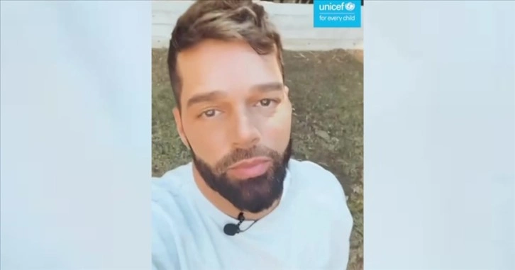 Dünyaca ünlü şarkıcı Ricky Martin, deprem mağdurları için destek istedi