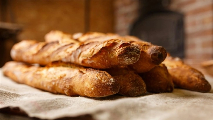 Dünyanın en uzun baget ekmeği rekoru Fransa'da kırıldı
