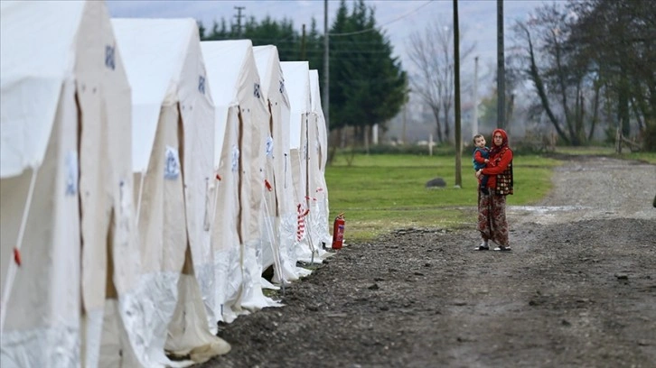 Düzce'de depremzedelerin çadır kentlerde konaklaması sürüyor