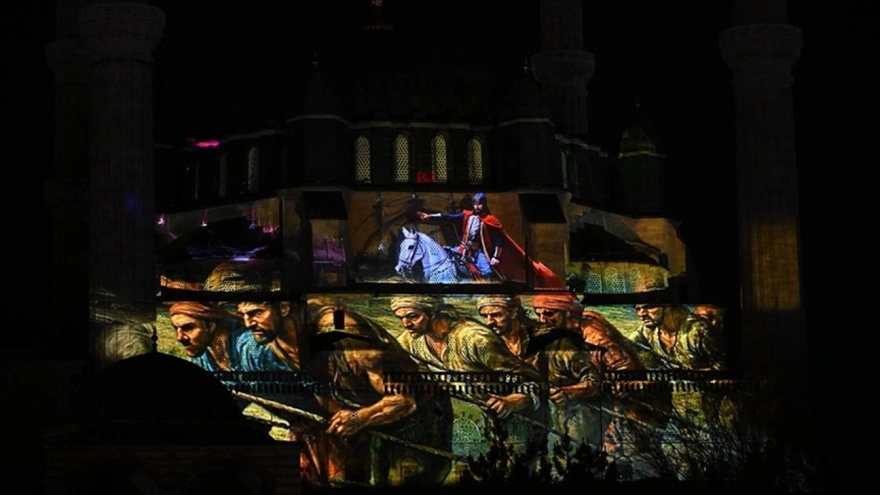Edirne'de İstanbul'un fethinin 572. yıl dönümü coşkuyla kutlandı