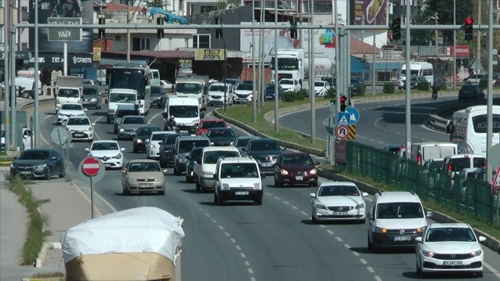 Edremit Körfezi'ndeki bayram tatili yoğunluğu turizmciyi ve esnafı memnun etti