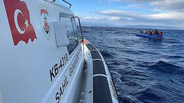 Ege Denizi'nde geri itilen düzensiz göçmenler için kurtarma operasyonları sürüyor