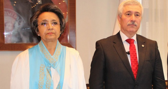 Ege Üniversitesi’nde devir teslim