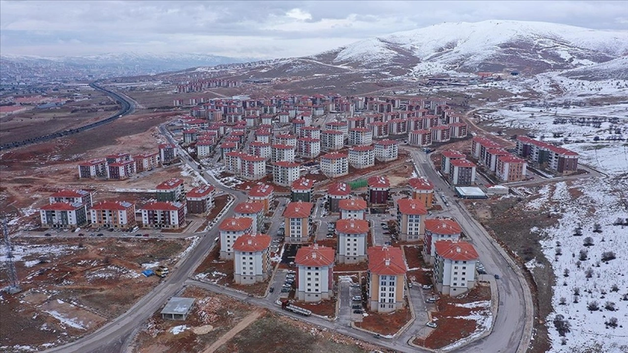 Elazığ'da 12 bin 462 konut hak sahiplerine teslim edildi