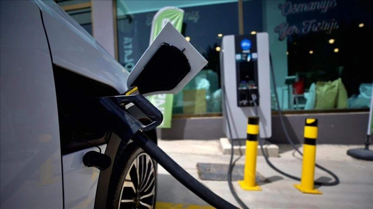 Elektrikli ara&ccedil; şarj soket sayısı kasımda 37 bini aştı